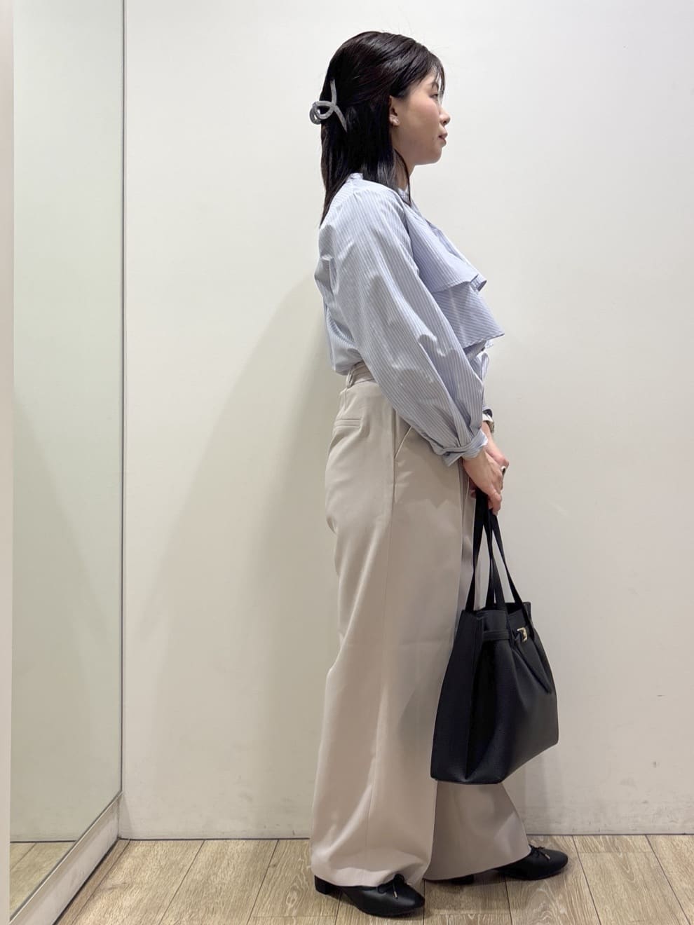 mameさんの「index｜撥水トレンチコート【洗濯機OK／花粉対応】《XS～3L》」を使ったコーディネート