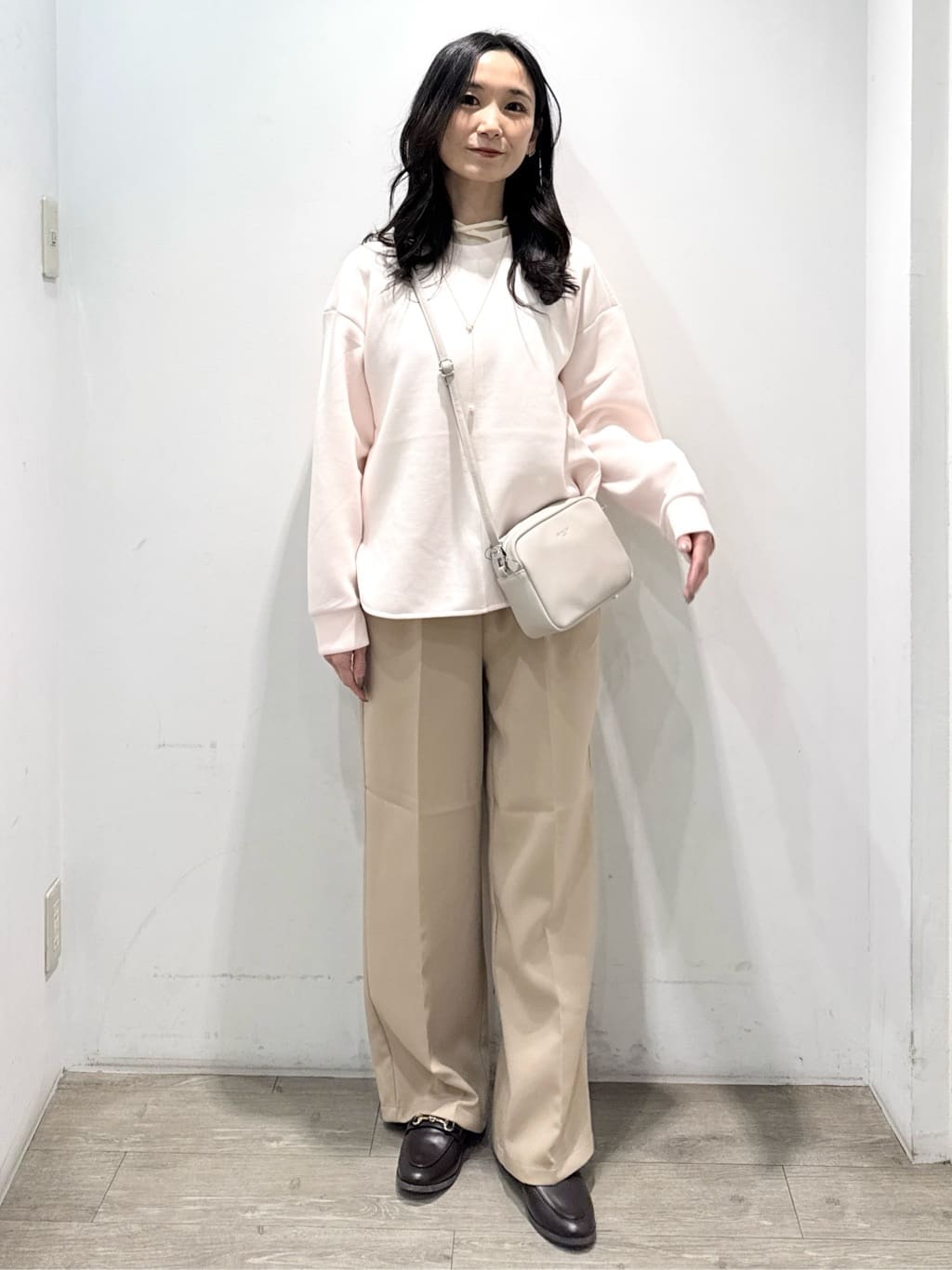 yuicciさんの「OPAQUE.CLIP｜リラクシーボリュームスリーブトップス【洗濯機OK】」を使ったコーディネート