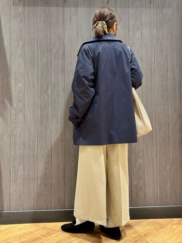 meiさんの「SHOO･LA･RUE｜【S-LL/撥水】通勤やお出かけにも活躍 ミドルトレンチコート」を使ったコーディネート
