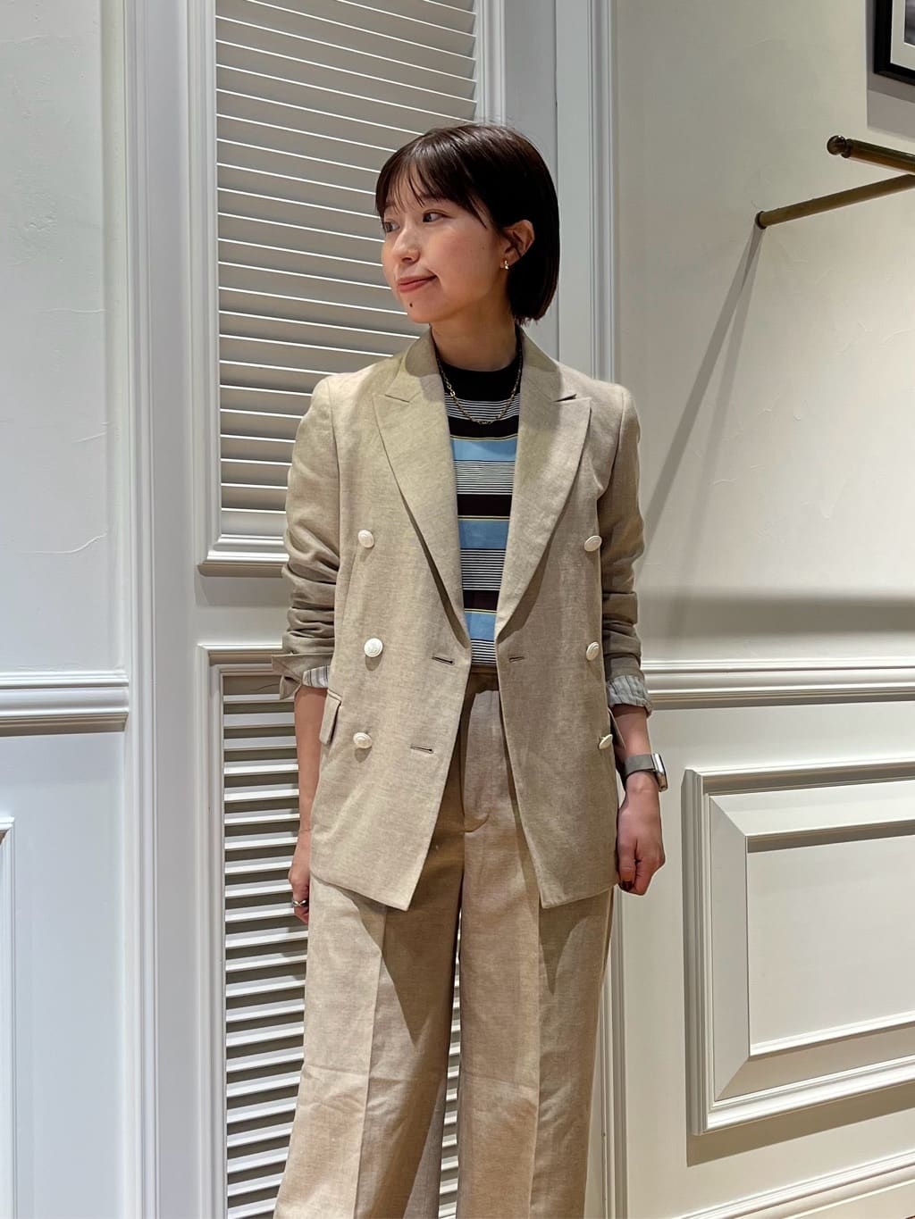 つじ まこさんの「DRESSTERIOR｜【セットアップ可】リネンブレンドダブルブレストジャケット」を使ったコーディネート