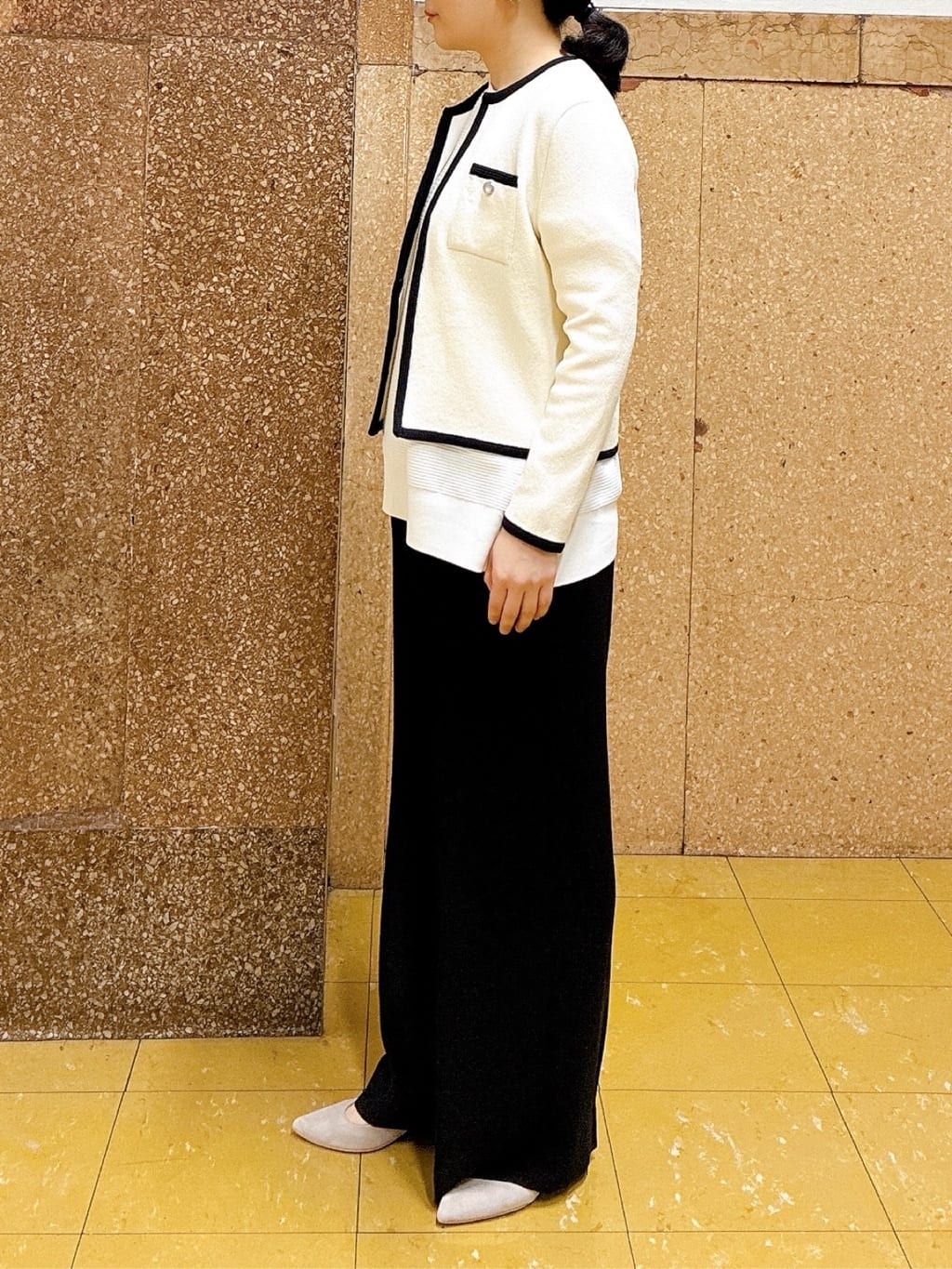 hattoriさんの「INDIVI｜【洗える／UVケア／SETUP可】着る日傘ワイドパンツ」を使ったコーディネート