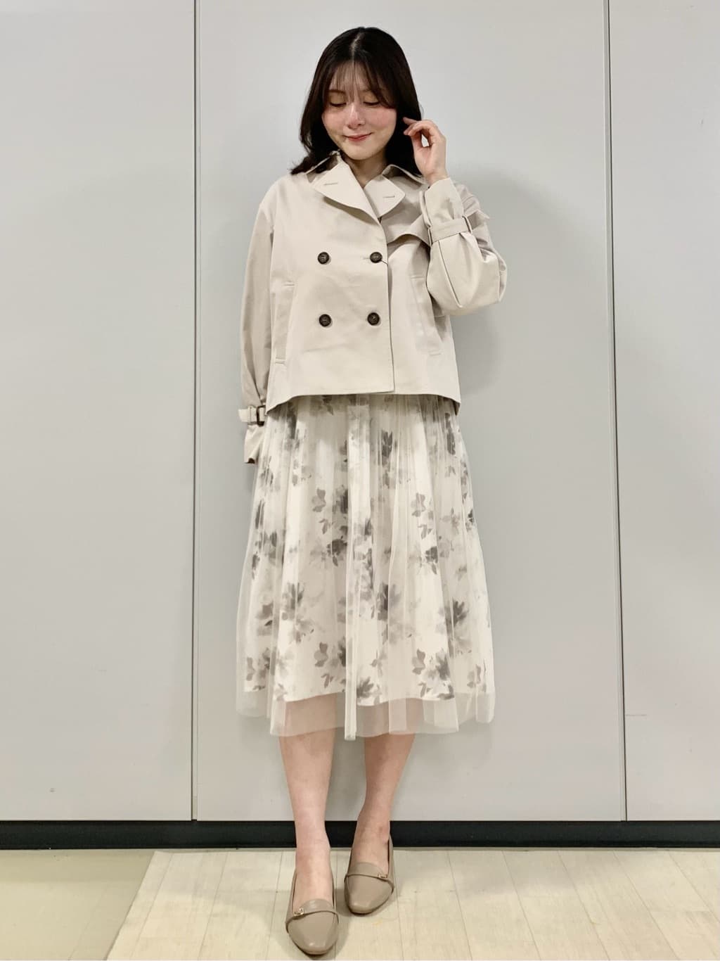 kasumiさんの「index｜キャンディスリーブショートトレンチコート【洗濯機OK／撥水／防花粉】《5col》」を使ったコーディネート