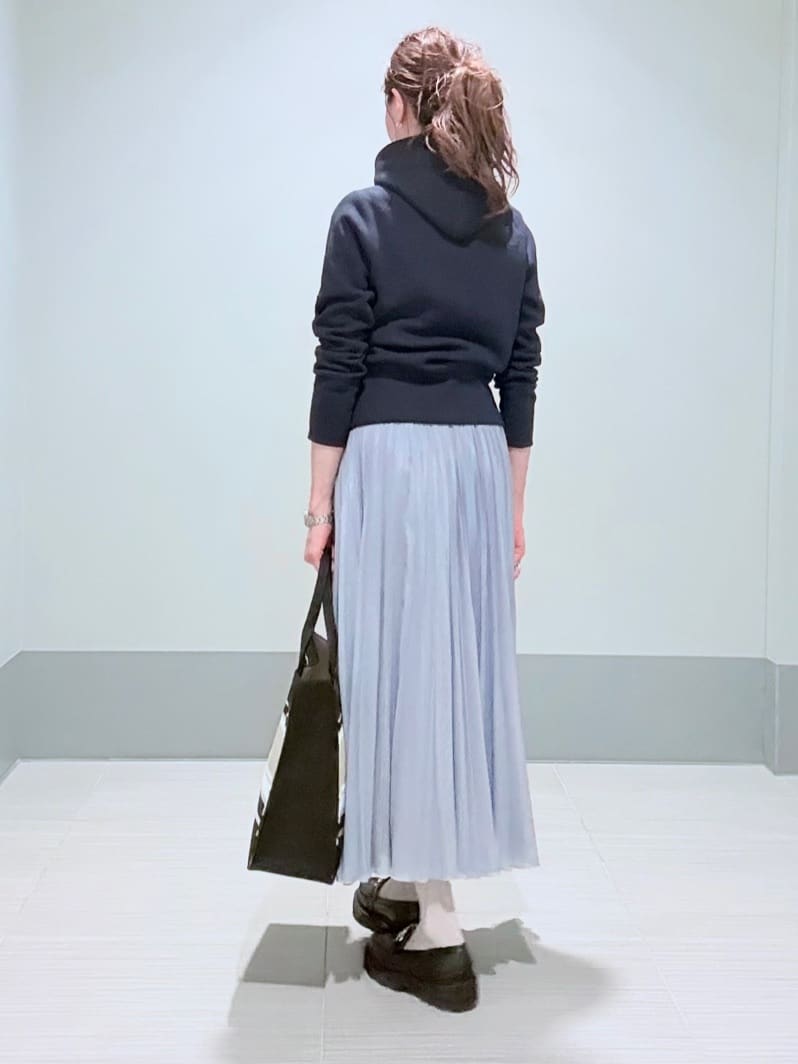 Yamaさんの「DRESSTERIOR｜ウォッシャブルブライトシアープリーツスカート」を使ったコーディネート