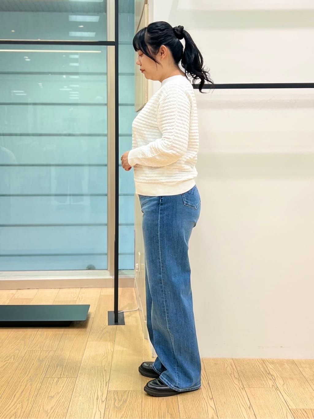 shimaさんの「INDIVI｜【花粉付着防止／撥水／UVケア】名品トレンチコート」を使ったコーディネート