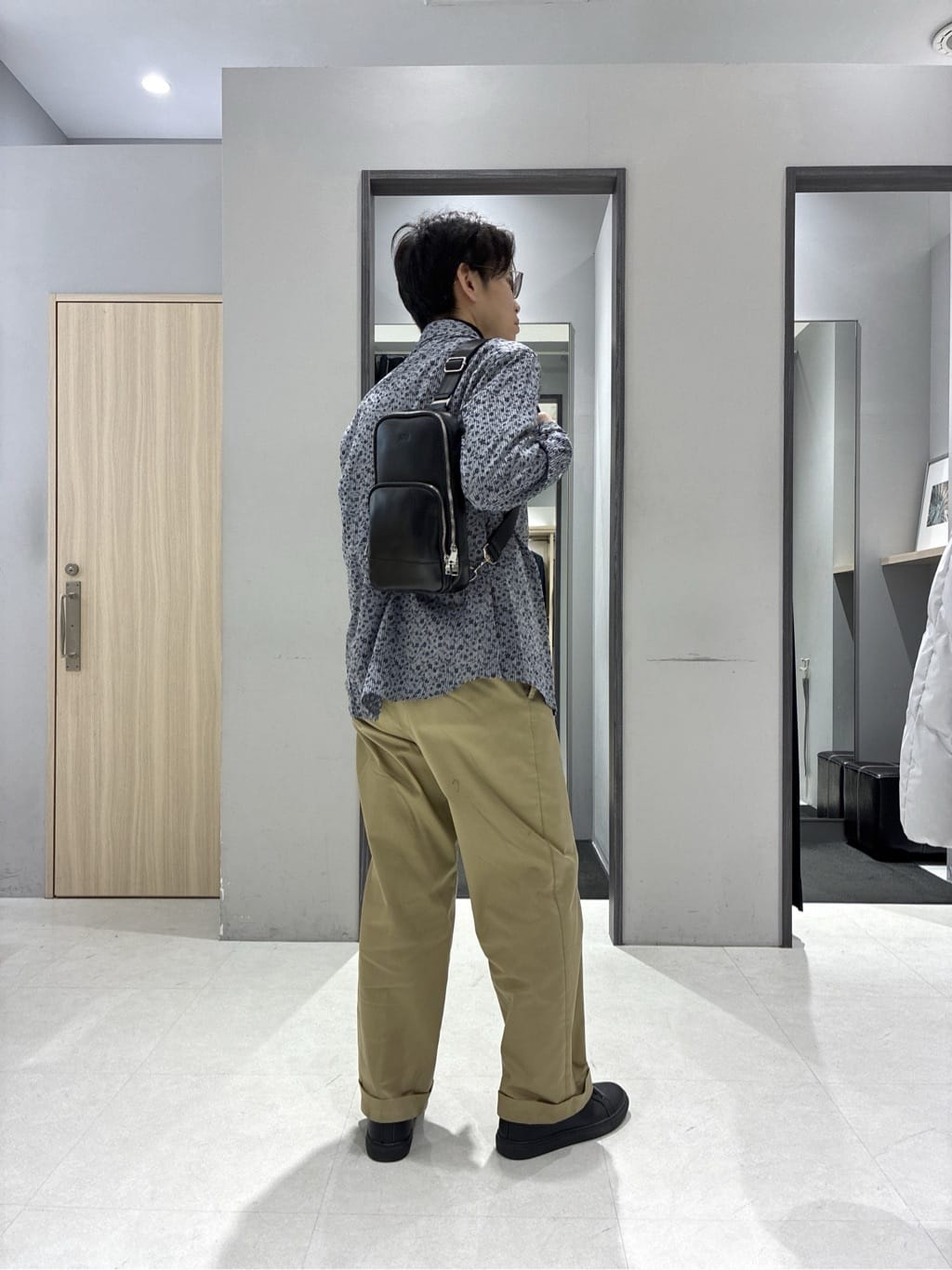 わいずみさんの「TAKEO KIKUCHI｜播州 ドビーストライプ フラワーシャツ」を使ったコーディネート