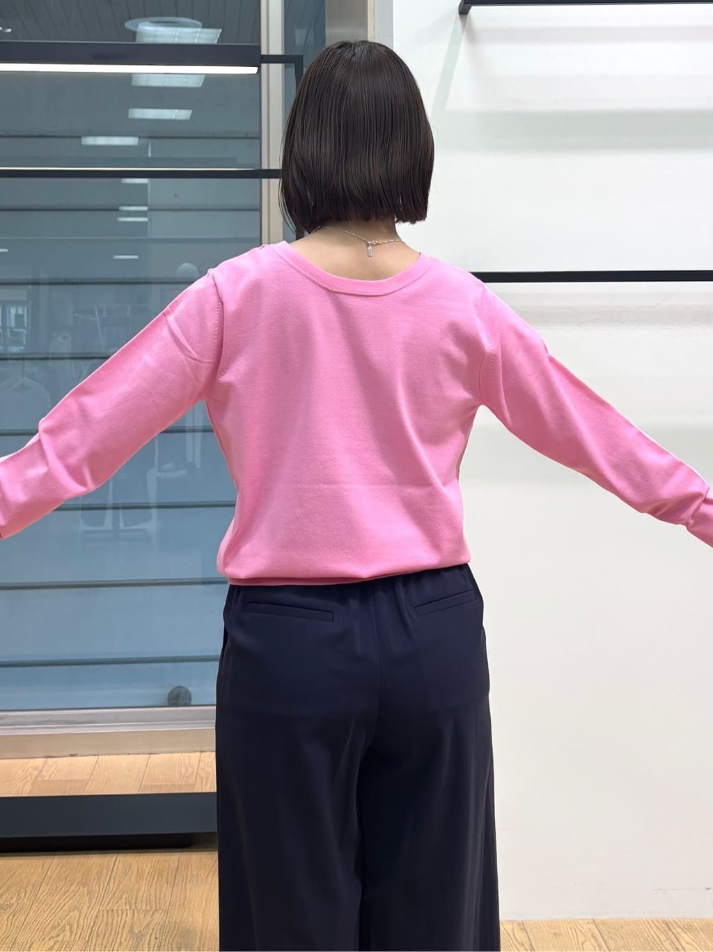 asamiさんの「INDIVI｜【洗える／アンサンブル可能】シンプルデザインニット」を使ったコーディネート