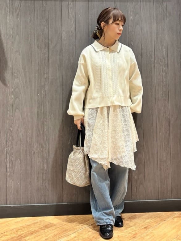 meiさんの「SHOO･LA･RUE｜【前後2WAYネック】レイヤードスタイルにおすすめ レースキャミチュニック」を使ったコーディネート