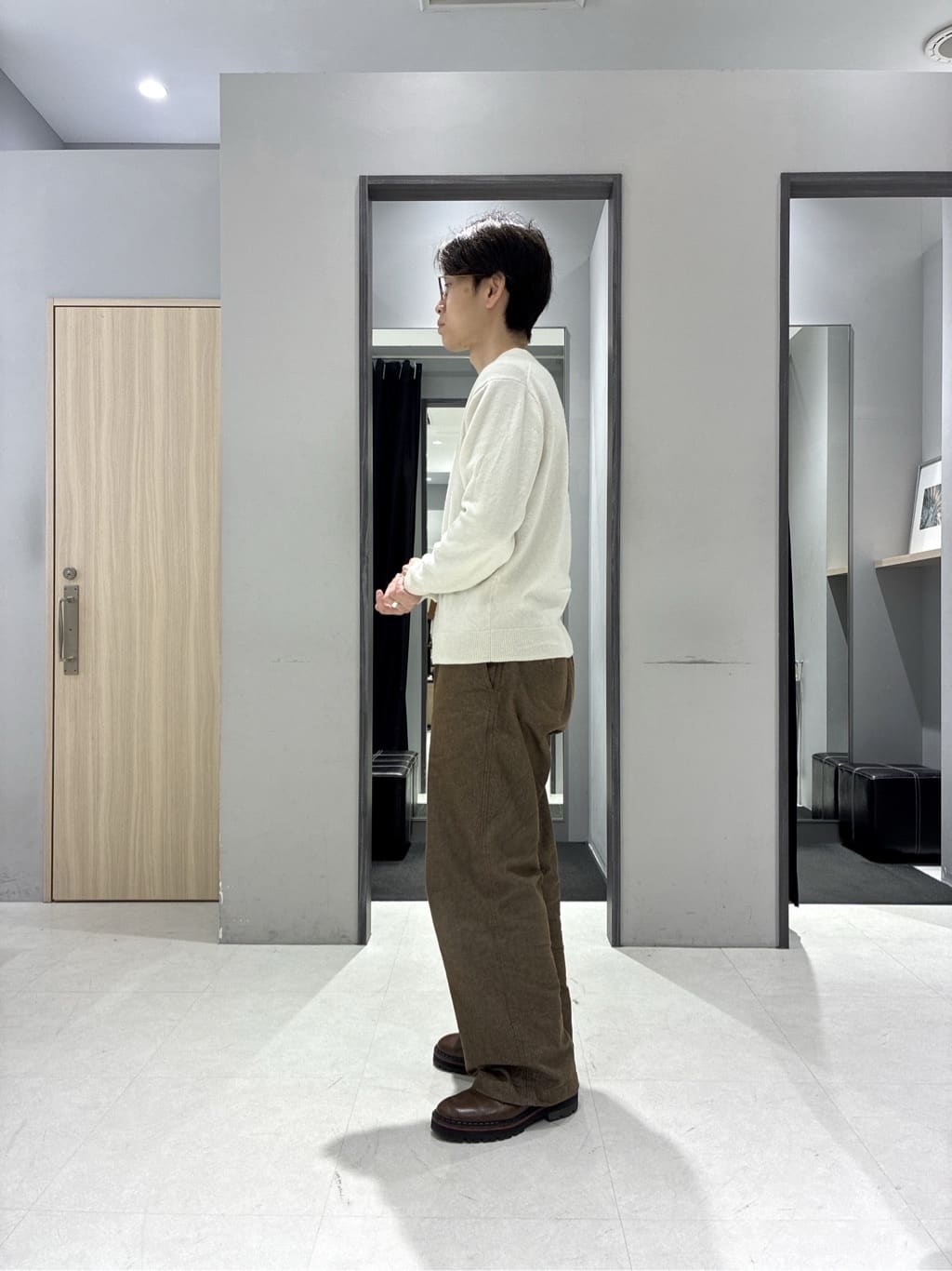 わいずみさんの「TAKEO KIKUCHI｜【Air Palette Knit】ワンポイント カラーニット プルオーバー」を使ったコーディネート