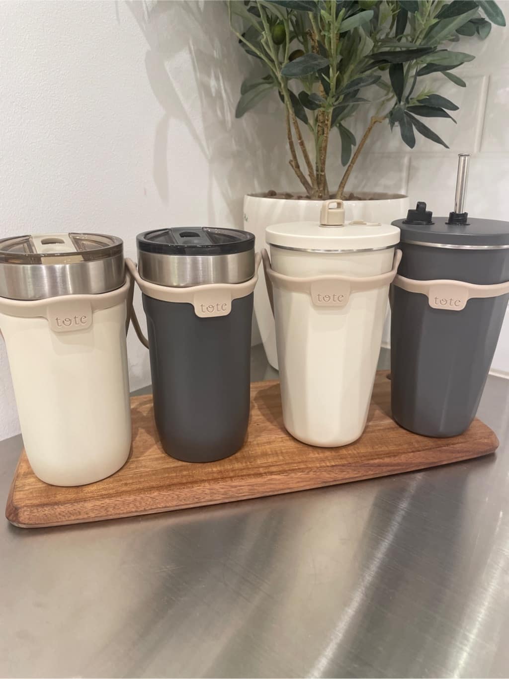 まのちゃんさんの「212 KITCHEN STORE｜ストロー付2wayタンブラー470ml モカ」を使ったコーディネート