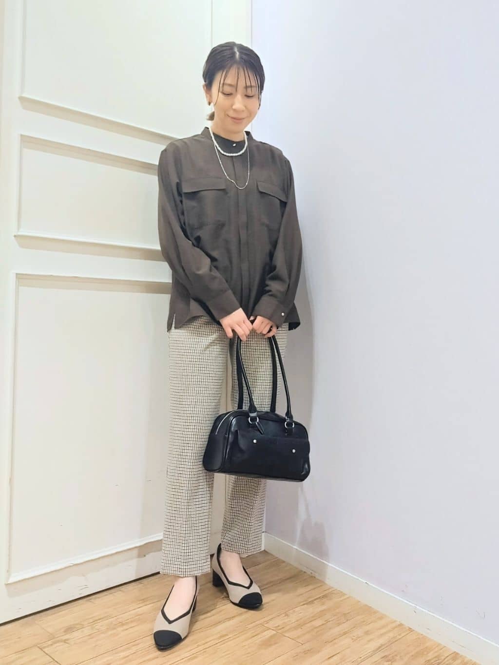 miomioさんの「SHOO･LA･RUE｜【洗濯機可/S-LL】ベルト風デザインがアクセント きれい見えテーパードパンツ」を使ったコーディネート
