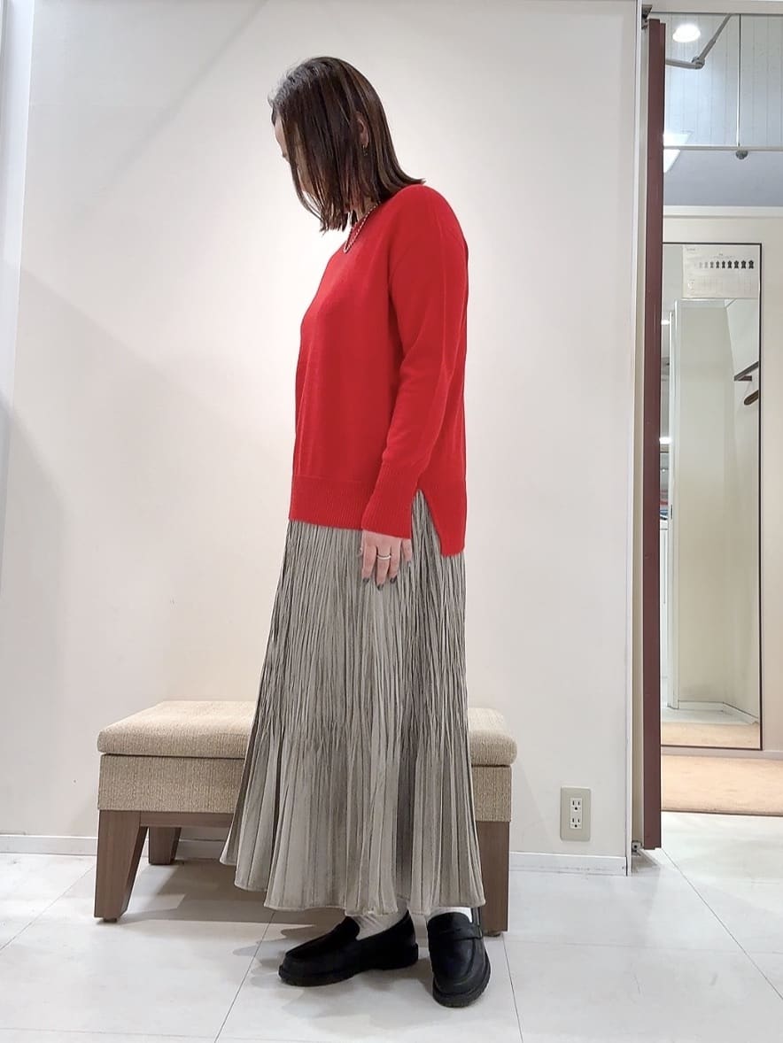 YUIさんの「UNTITLED｜【8色展開/体型カバー】魅せるタイムレスニット」を使ったコーディネート