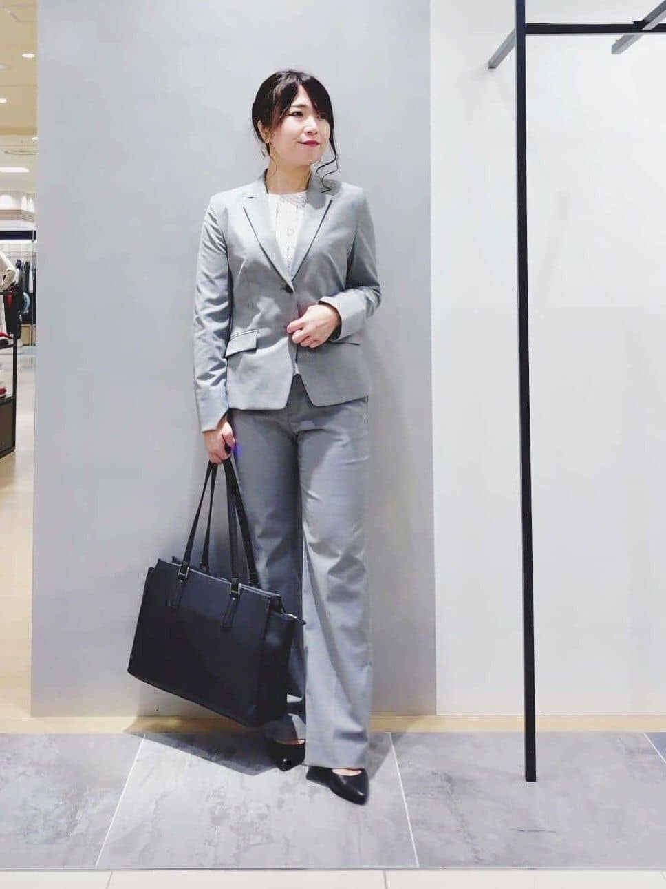TOMOMIさんの「INDIVI｜【ウール混／スーツ】ストレートパンツ」を使ったコーディネート