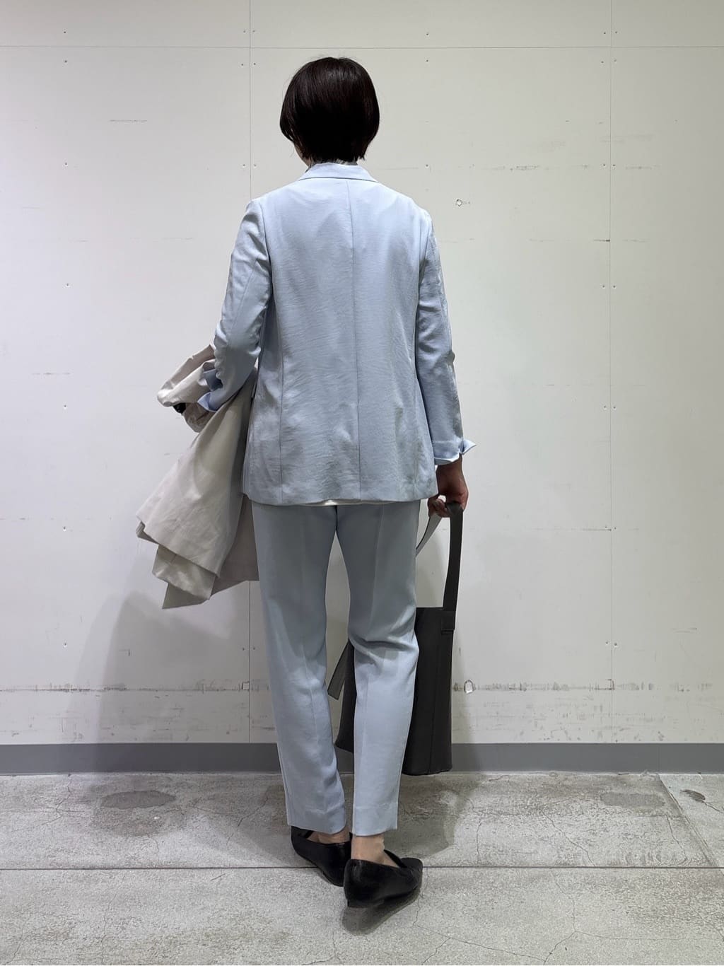 yuriさんの「INDIVI｜【洗える／多機能／SETUP可】着る日傘ダブルジャケット」を使ったコーディネート