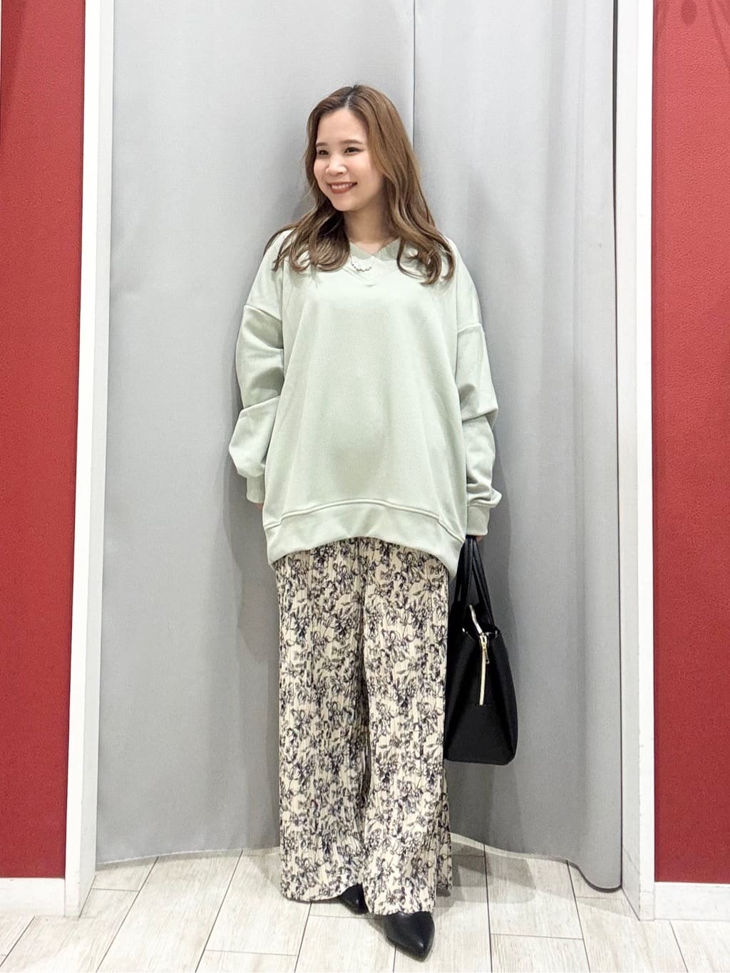 shioさんの「SHOO･LA･RUE｜【2WAY】上品きれい 金具ベルトトートバッグ」を使ったコーディネート