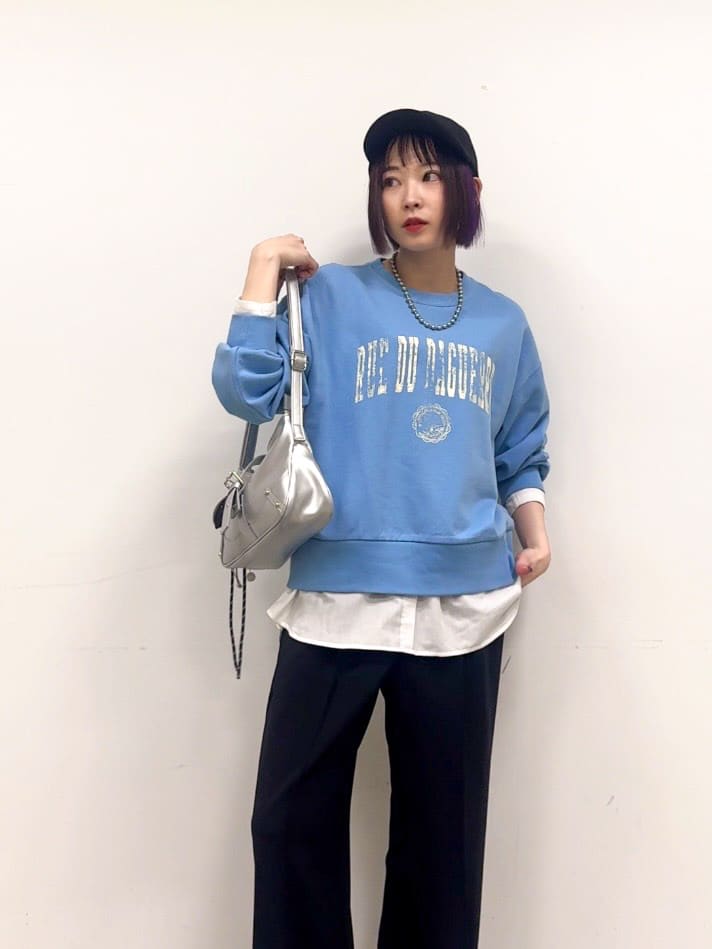 𝐜𝐡𝐢𝐤𝐚さんの「SHOO･LA･RUE｜【2点セット/洗濯機可/S-LL】着回しがきく もちもちハイネックニット+裾シャツインナー」を使ったコーディネート