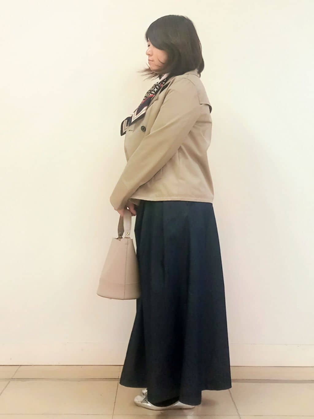 emiさんの「DRESSTERIOR｜【ウォッシャブル/撥水素材】Aラインショートトレンチジャケット」を使ったコーディネート