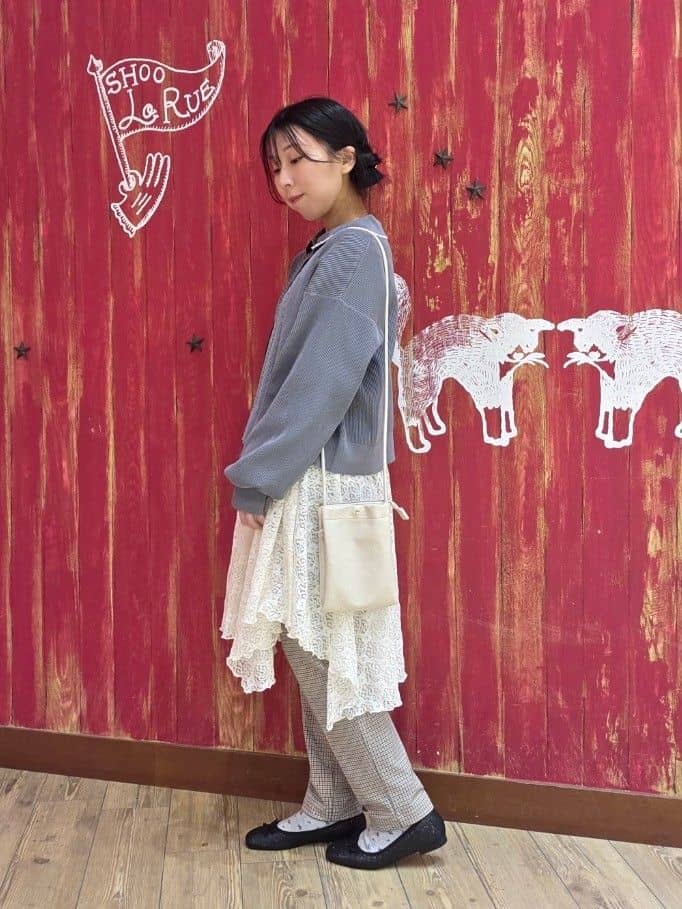 remiiiさんの「SHOO･LA･RUE｜【前後2WAYネック】レイヤードスタイルにおすすめ レースキャミチュニック」を使ったコーディネート
