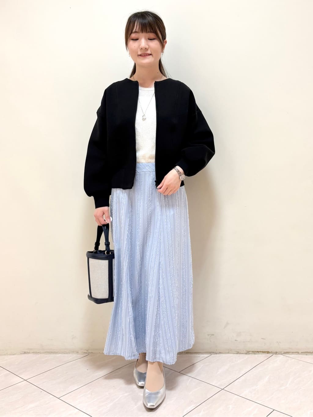 mikiさんの「Reflect｜【インナーにおすすめ◎】クルーネックレースジャージトップス」を使ったコーディネート