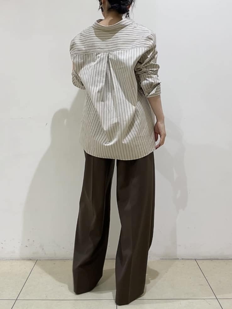 watanabeさんの「UNTITLED｜【洗える/ウエスト後ろゴム】ウール混　タックワイドパンツ」を使ったコーディネート