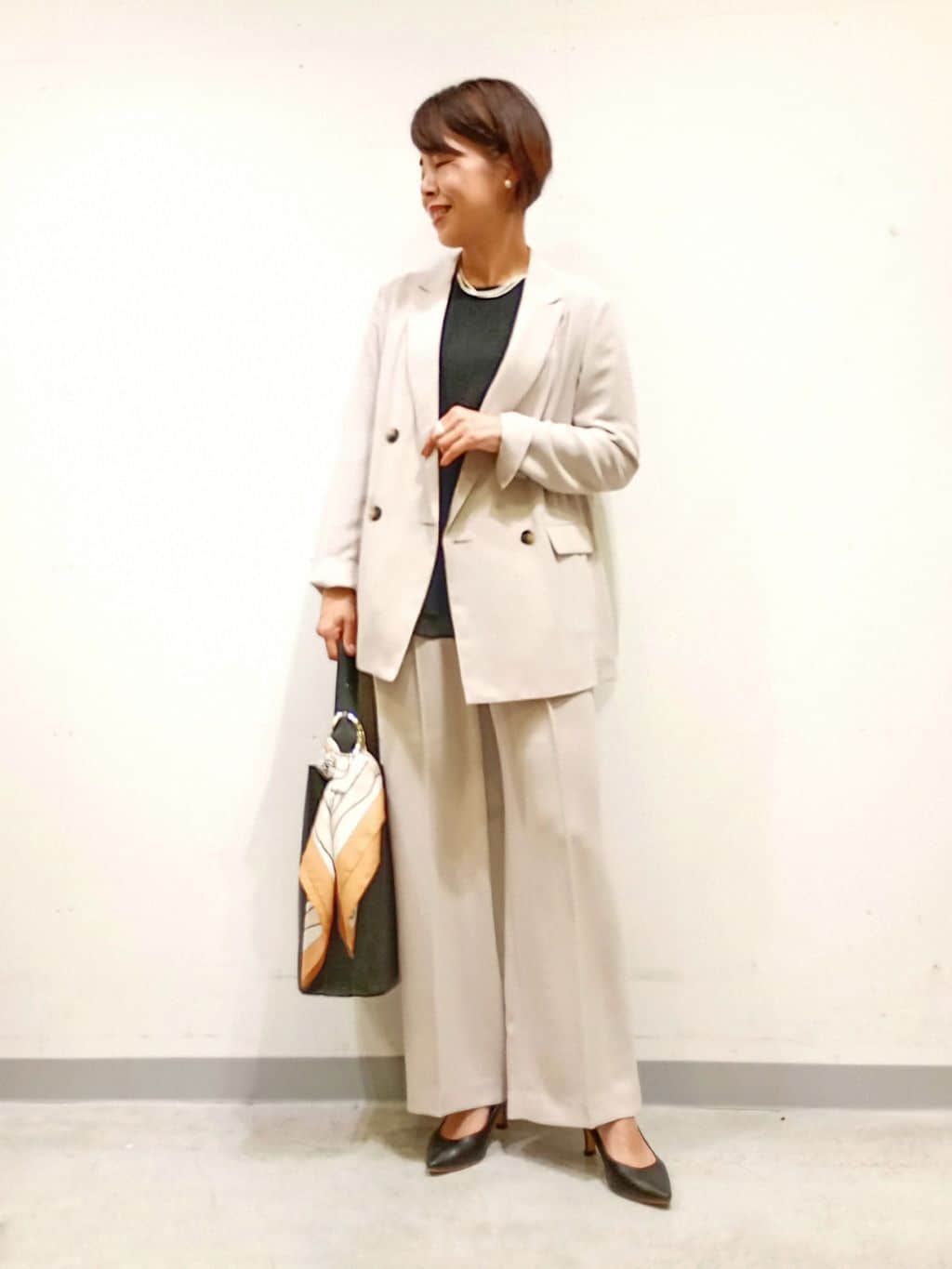Kさんの「INDIVI｜【洗える／UVケア／SETUP可】着る日傘ペプラムブラウス」を使ったコーディネート