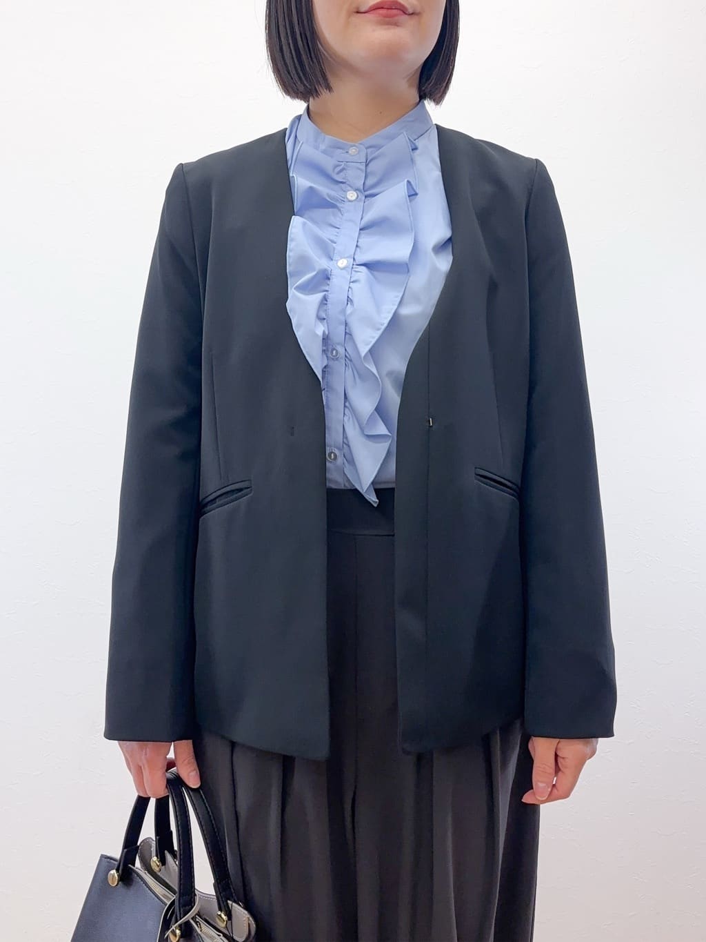 Takeさんの「OPAQUE.CLIP｜《通勤／セットアップ対応》 Vネックジャケット／ダブルクロス【洗濯機OK】」を使ったコーディネート