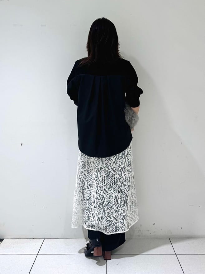 そんさんの「INDIVI｜【洗える／選べる8色】トーンアップニット」を使ったコーディネート