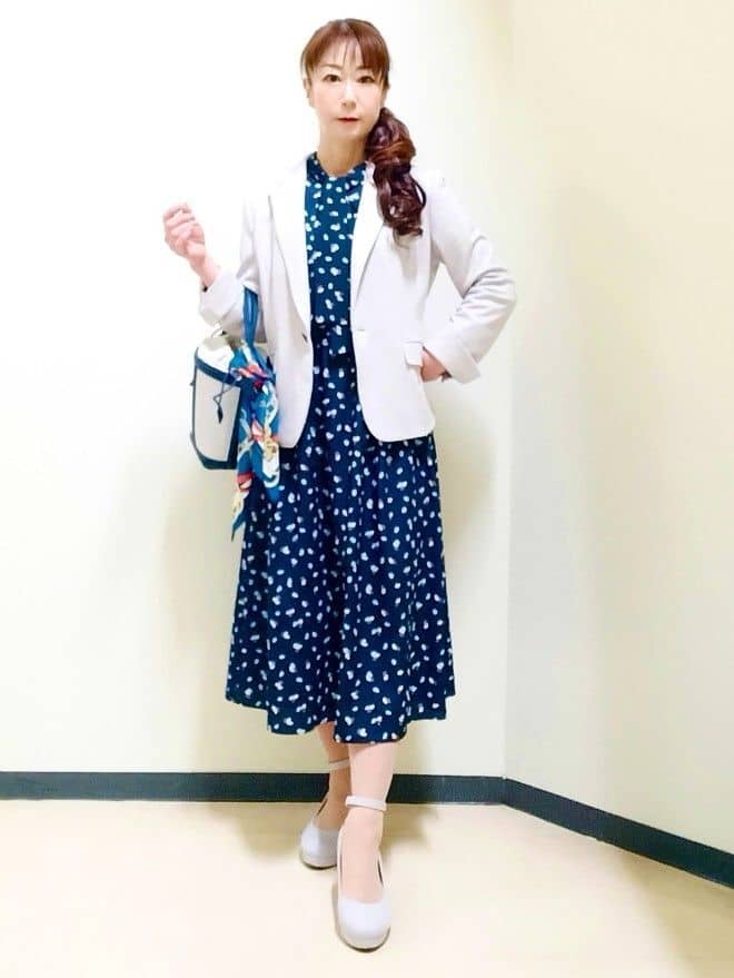 花さんの「Reflect｜【セレモニー／通勤／おでかけに◎】フラワープリントボウタイワンピース」を使ったコーディネート