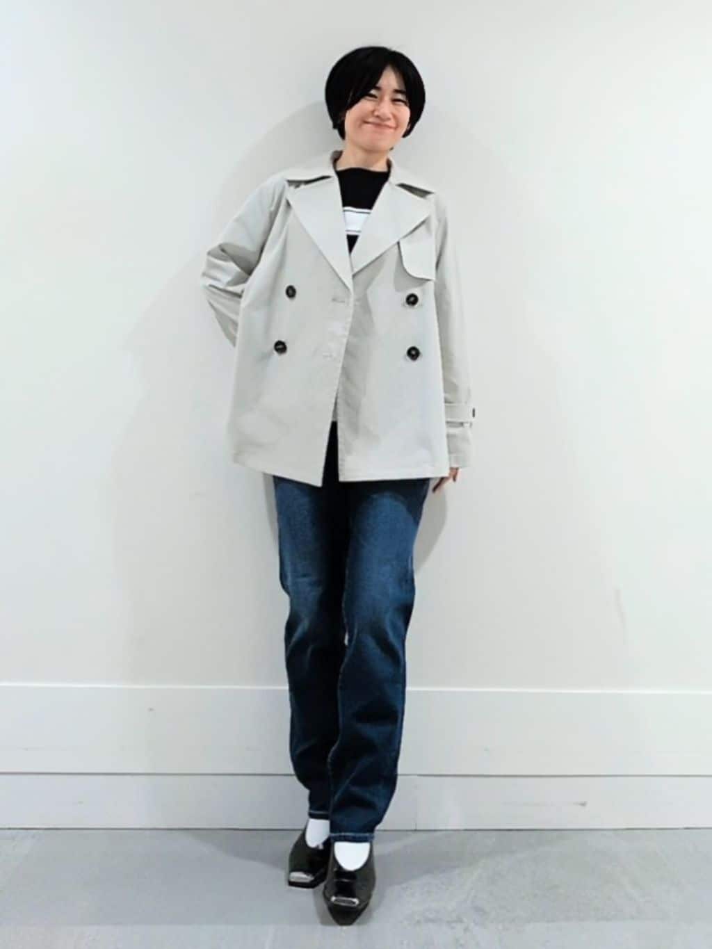 ミズタさんの「UNTITLED｜【定番人気/はっ水/洗える】タスランショートトレンチコート」を使ったコーディネート