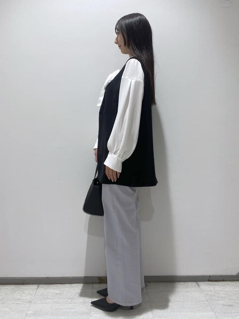 meiさんの「INDIVI｜【洗える】ジョーゼットボウタイブラウス」を使ったコーディネート
