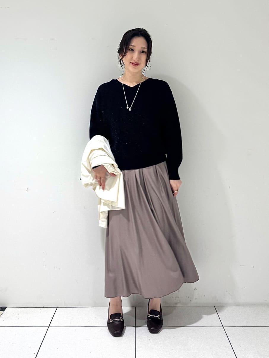 そんさんの「INDIVI｜【ウール混ラメ素材】Vネック煌めきニット」を使ったコーディネート