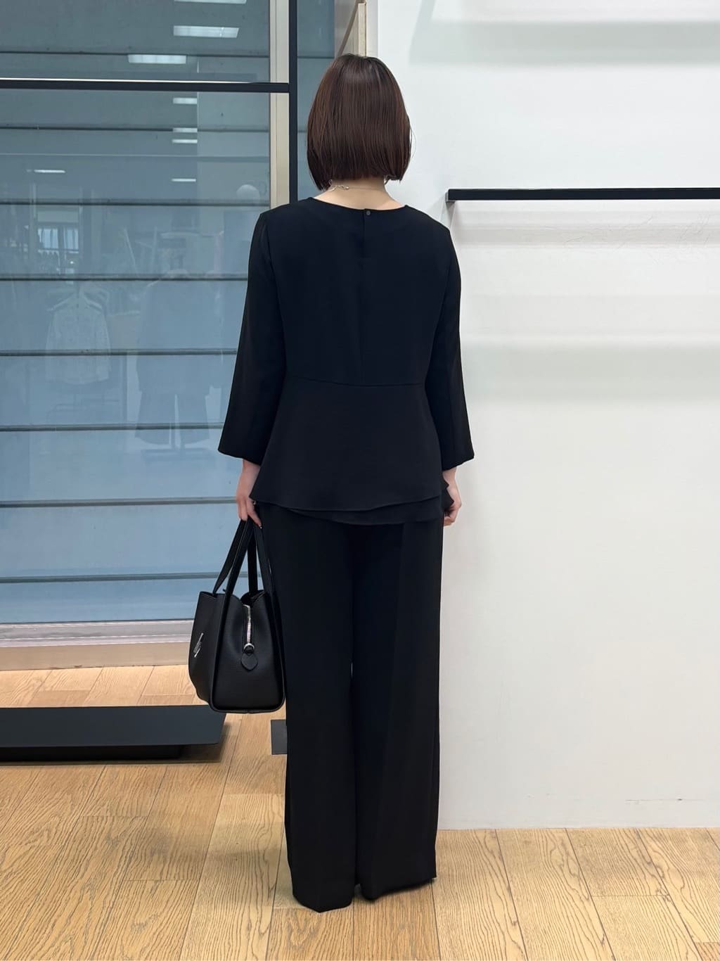 asamiさんの「INDIVI｜【洗える／UVケア／SETUP可】着る日傘ペプラムブラウス」を使ったコーディネート