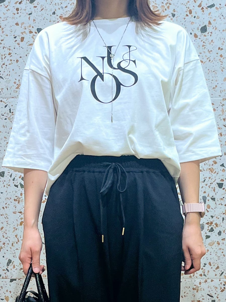 さくらさんの「OPAQUE.CLIP｜リラクシーロゴプリントTシャツ【洗濯機OK】」を使ったコーディネート