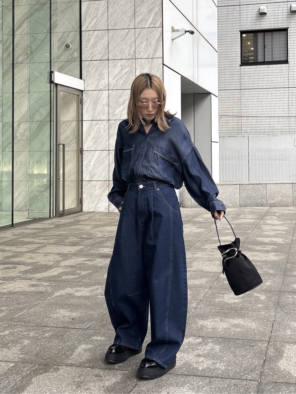kotakiさんの「INDIVI｜バレルデニムパンツ」を使ったコーディネート