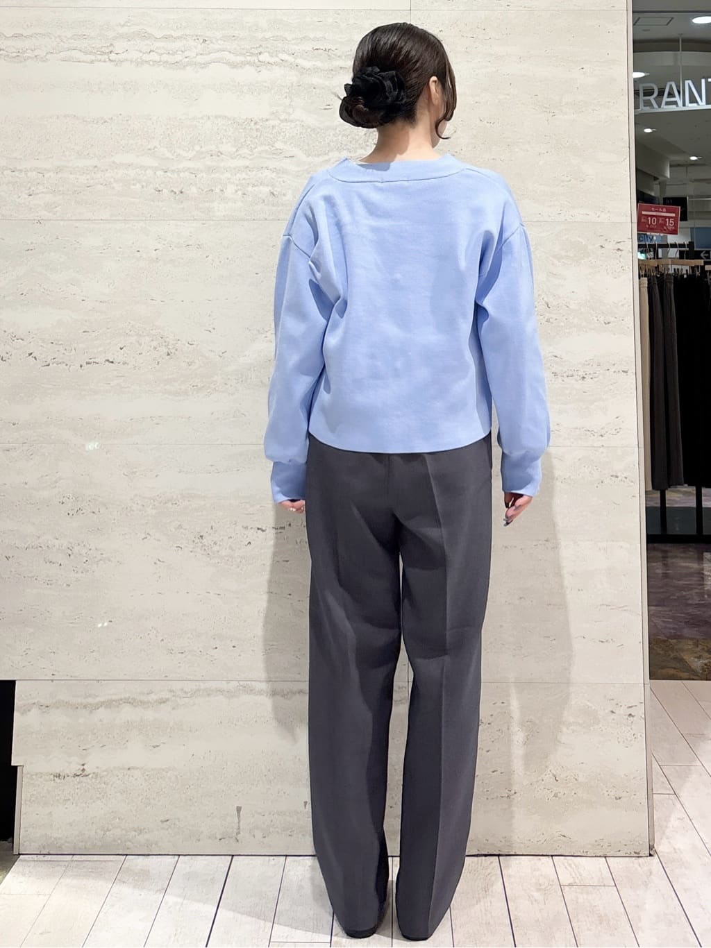 かほさんの「OPAQUE.CLIP｜ロゴプリントロングTシャツ【洗濯機OK】」を使ったコーディネート