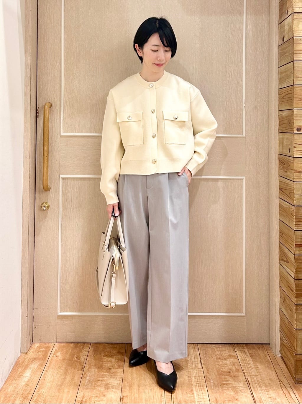 ちぐささんの「SHOO･LA･RUE｜【洗濯機可/S-LL】1枚でも羽織りでも 華やか上品カーデ」を使ったコーディネート