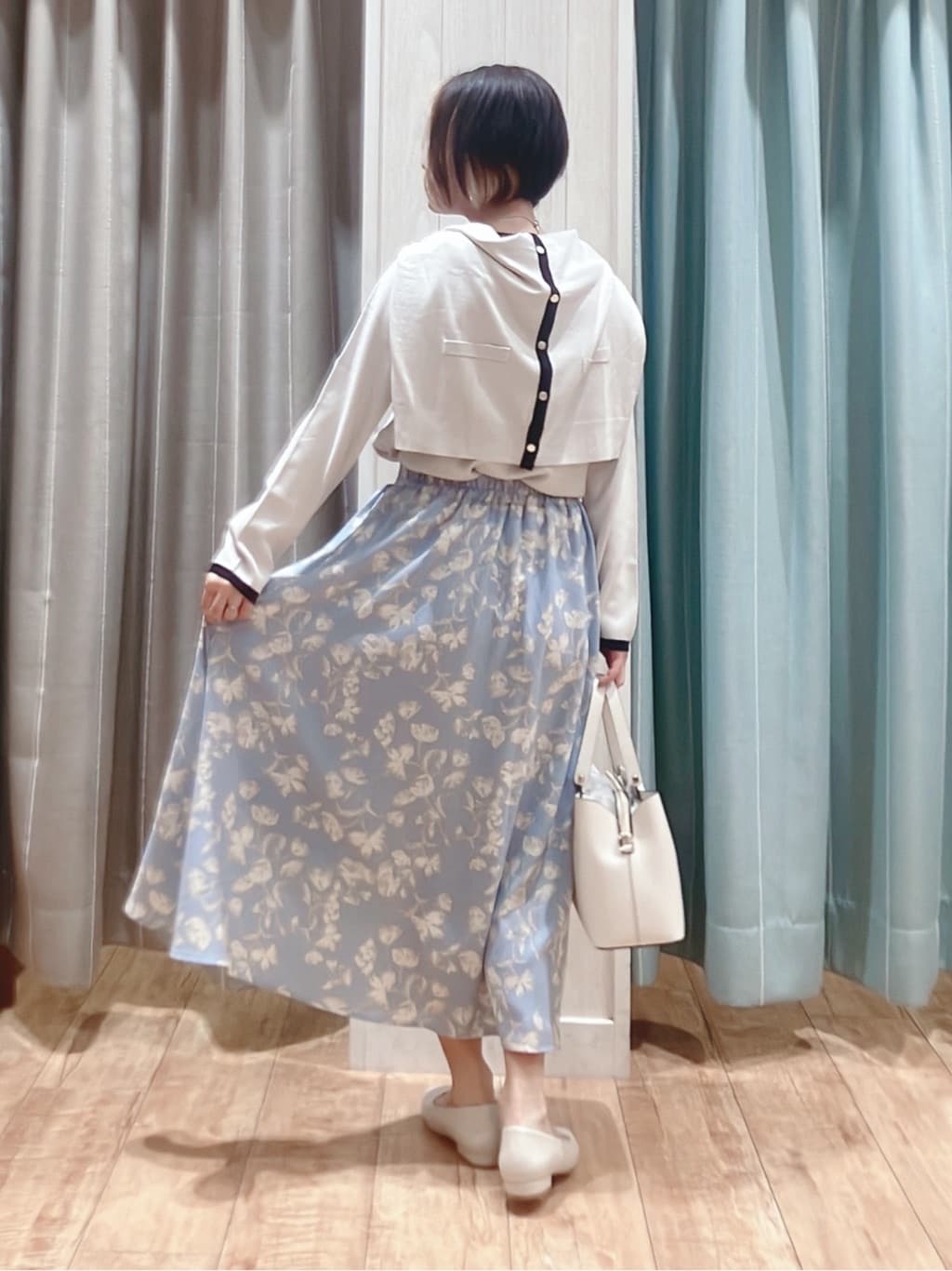 aaamiさんの「SHOO･LA･RUE｜【洗濯機可/S-LL/アンサンブル可】すっきりと好印象 配色クルーネックニット」を使ったコーディネート