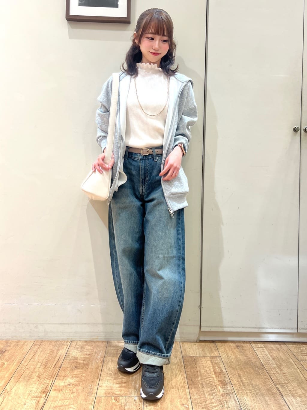 AIRIさんの「SHOO･LA･RUE｜【洗濯機可/S-LL】ほどよいゆとりの もちっとやわらかリブニット」を使ったコーディネート