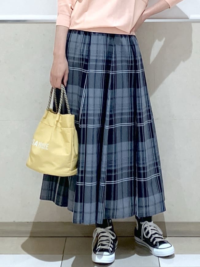eriko さんの「Dessin｜【洗える】後ろボタンニットプルオーバー七分袖」を使ったコーディネート