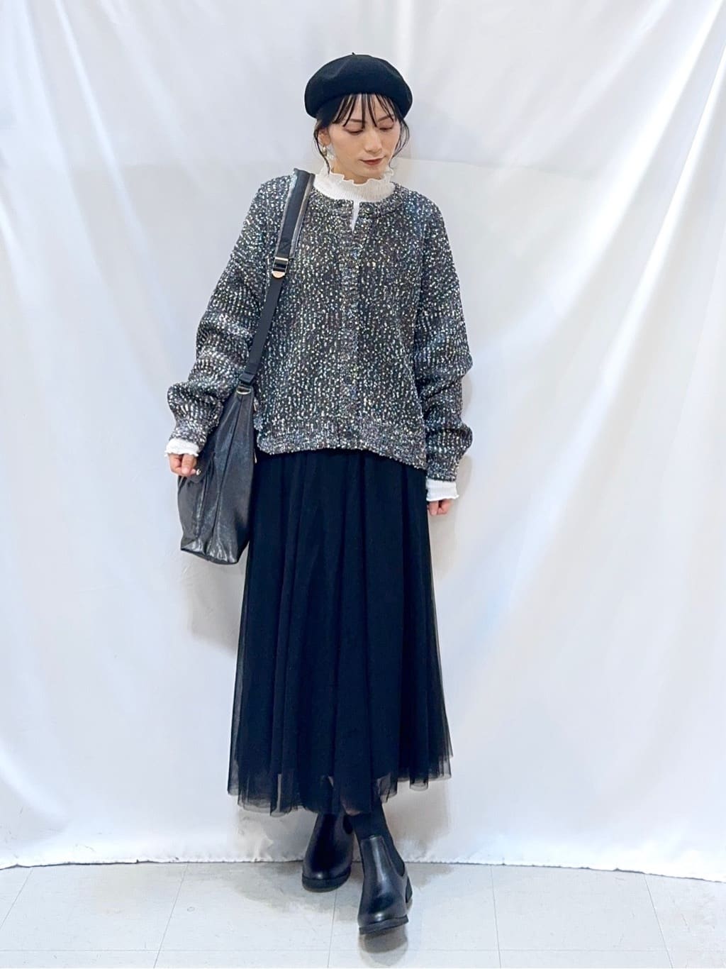 𝐇𝐢𝐫𝐨𝐦𝐢さんの「SHOO･LA･RUE｜【洗濯機可/前後2WAY】ぽこぽこニットカーディガン」を使ったコーディネート