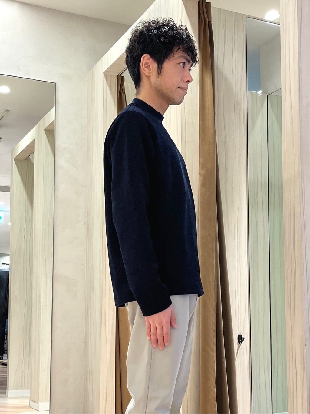 URAさんの「TAKEO KIKUCHI｜モールクオーターモックネック」を使ったコーディネート
