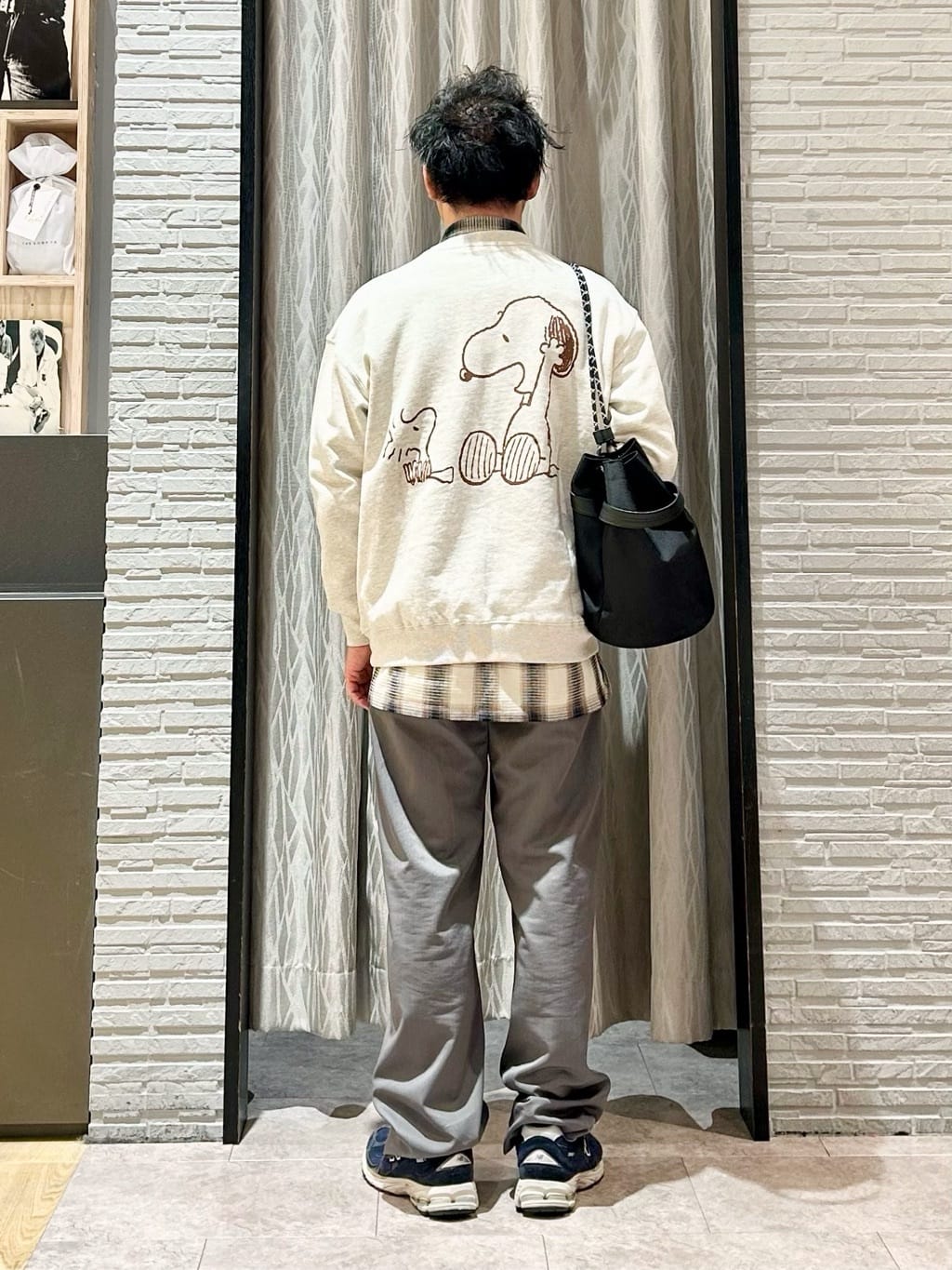 KENJI Iさんの「THE SHOP TK｜FLEX LINE セミワイドイージーパンツ　ストレッチ/防シワ/マシンウォッシャブル/セットアップ」を使ったコーディネート