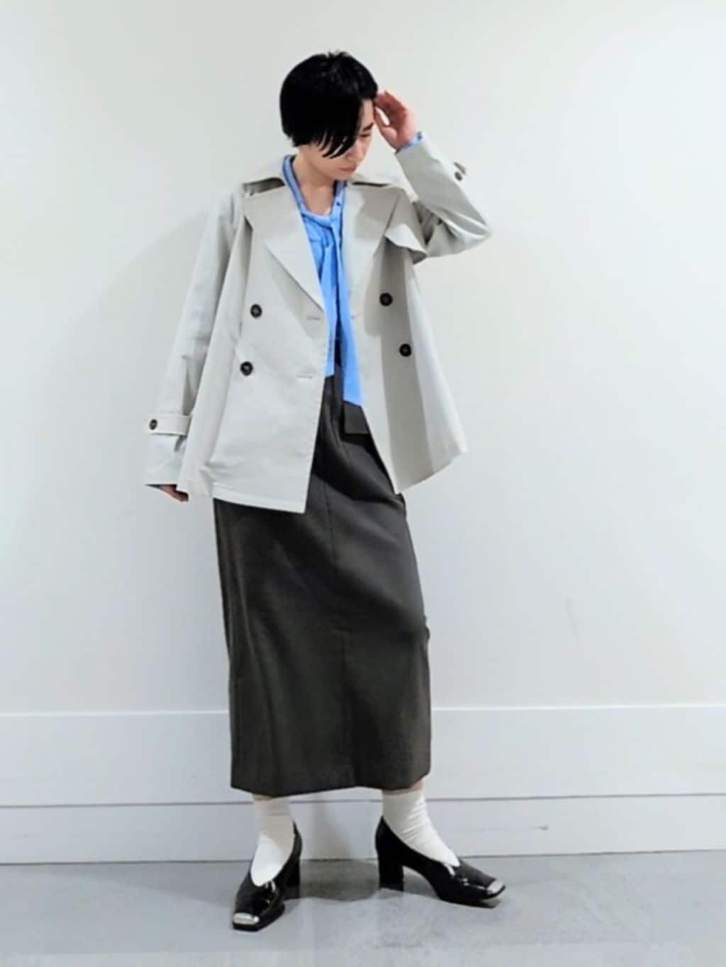 ミズタさんの「UNTITLED｜【定番人気/はっ水/洗える】タスランショートトレンチコート」を使ったコーディネート