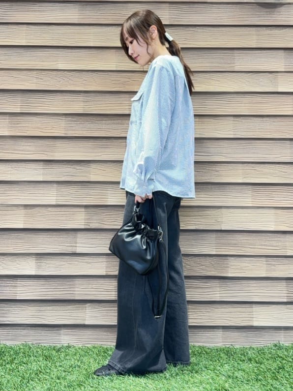 himiさんの「SHOO･LA･RUE｜【SHOO・LA・RUE DENIM/S-LL】体型カバーにも バギーデニムワイドパンツ」を使ったコーディネート