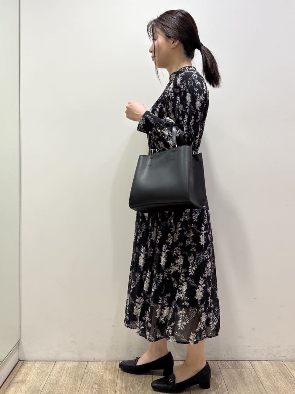 mameさんの「index｜撥水トレンチコート【洗濯機OK／花粉対応】《XS～3L》」を使ったコーディネート