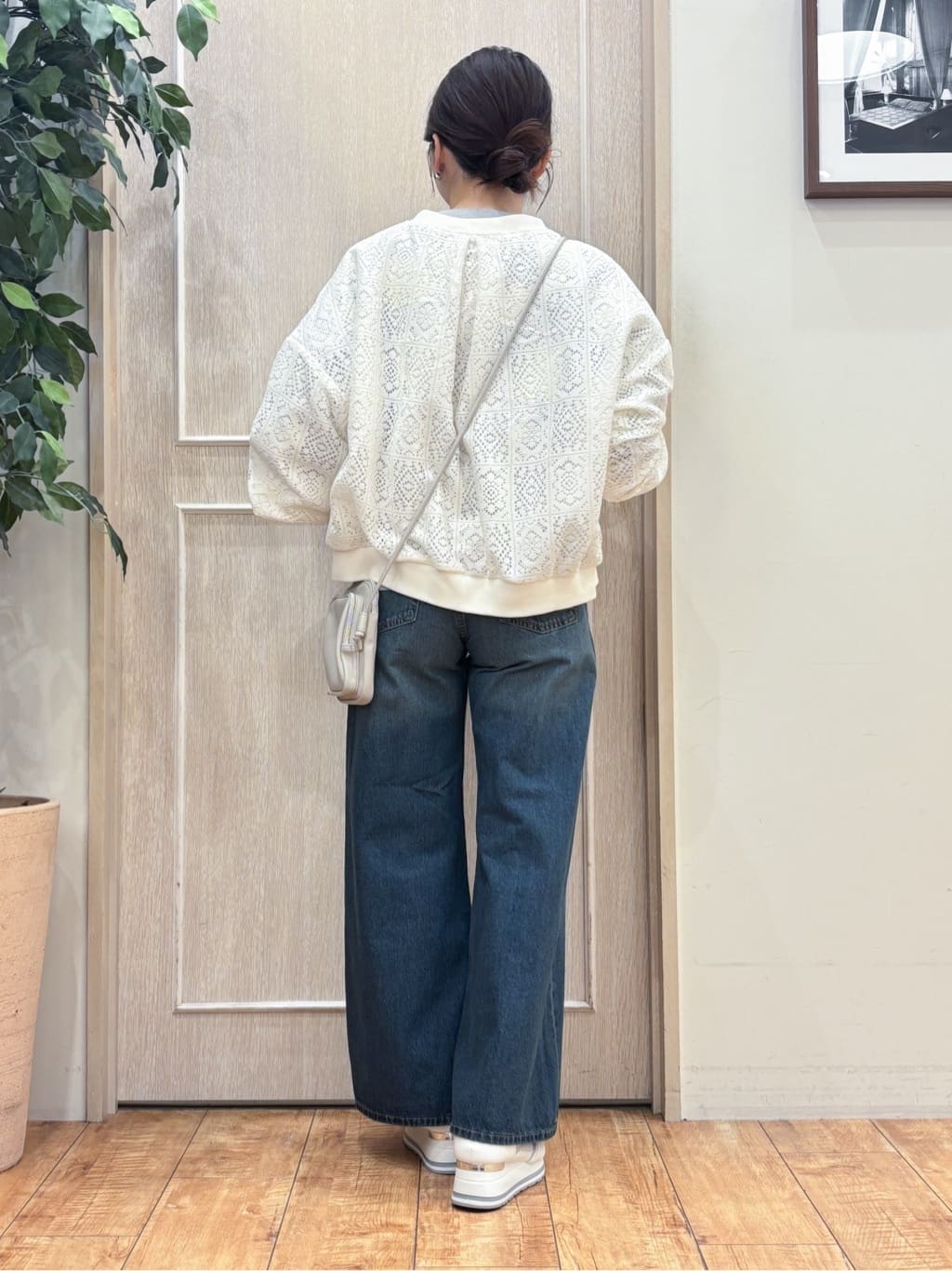 なみさんの「SHOO･LA･RUE｜ちょうどいい華やかさ　ふんわりレースブルゾン」を使ったコーディネート
