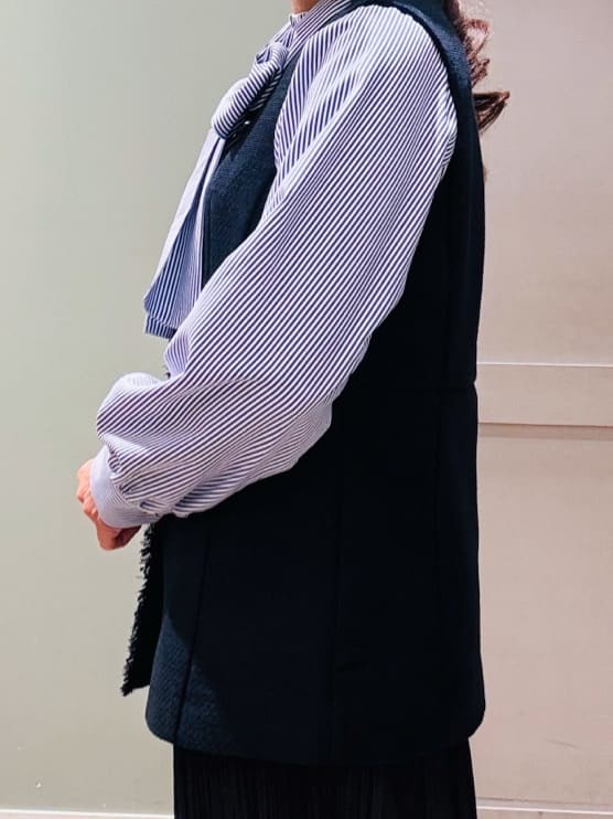 Komi☆さんの「grove｜【手洗いOK】ツイードペプラムジレ」を使ったコーディネート