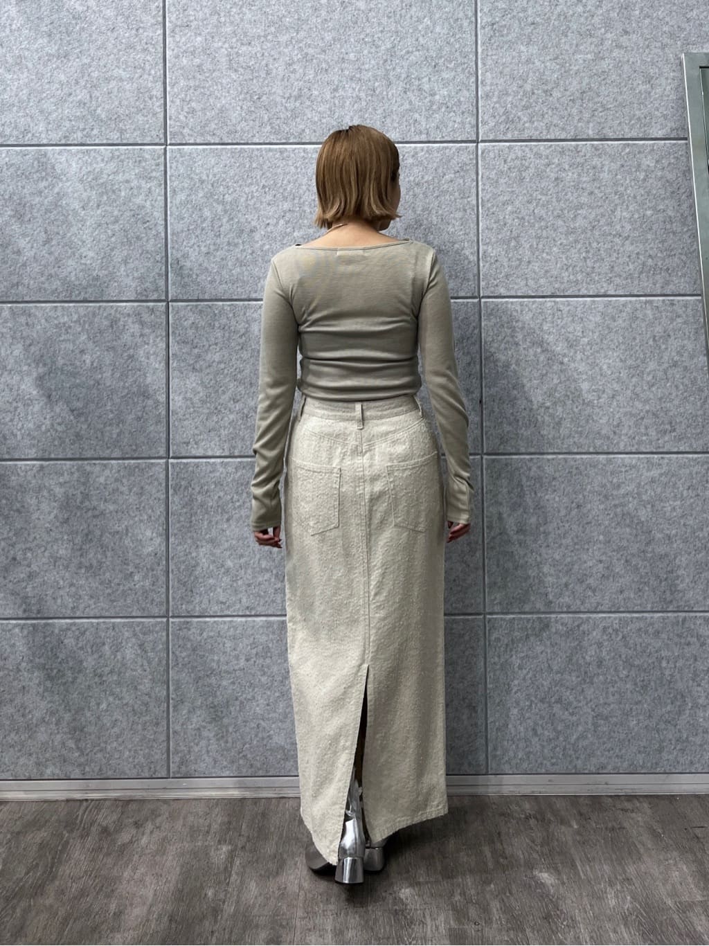 Harukaさんの「INDIVI｜オフショルカットソー」を使ったコーディネート
