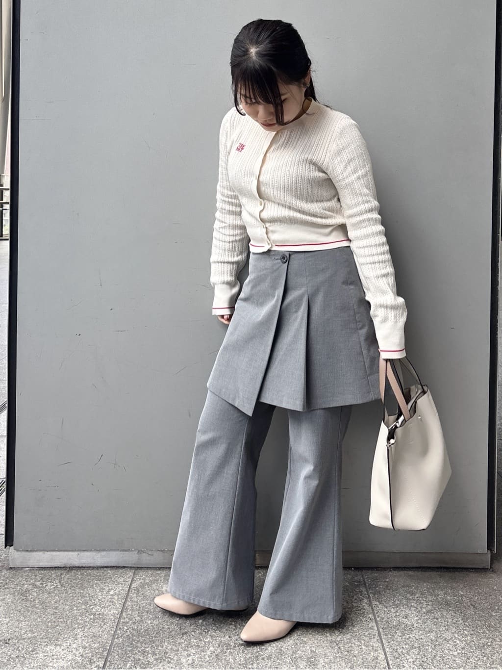 まっきーさんの「ESPERANZA｜《定番》晴雨兼用クッションフラットパンプス」を使ったコーディネート