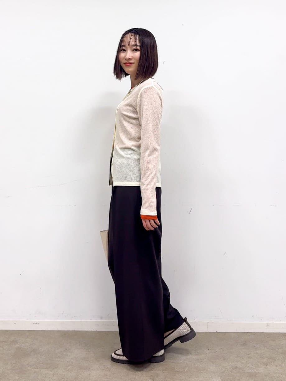 𝐜𝐡𝐢𝐤𝐚さんの「SHOO･LA･RUE｜【着丈選べる/S-LL】センタープレスできちんと見え イージーワイドパンツ」を使ったコーディネート