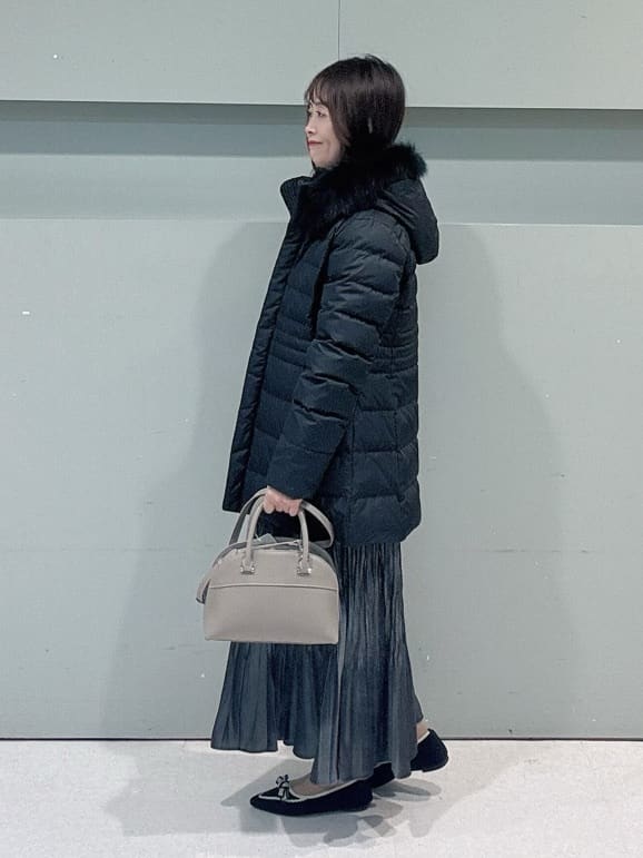 makiさんの「UNTITLED｜【はっ水機能/フード取り外し可】ミディダウンコート」を使ったコーディネート